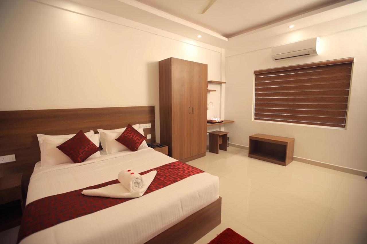 The Patio Thekkady Exterior foto