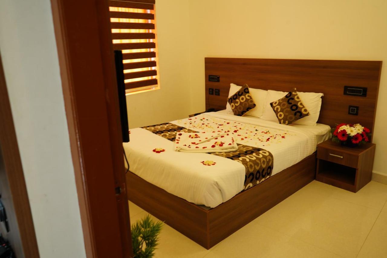 The Patio Thekkady Exterior foto
